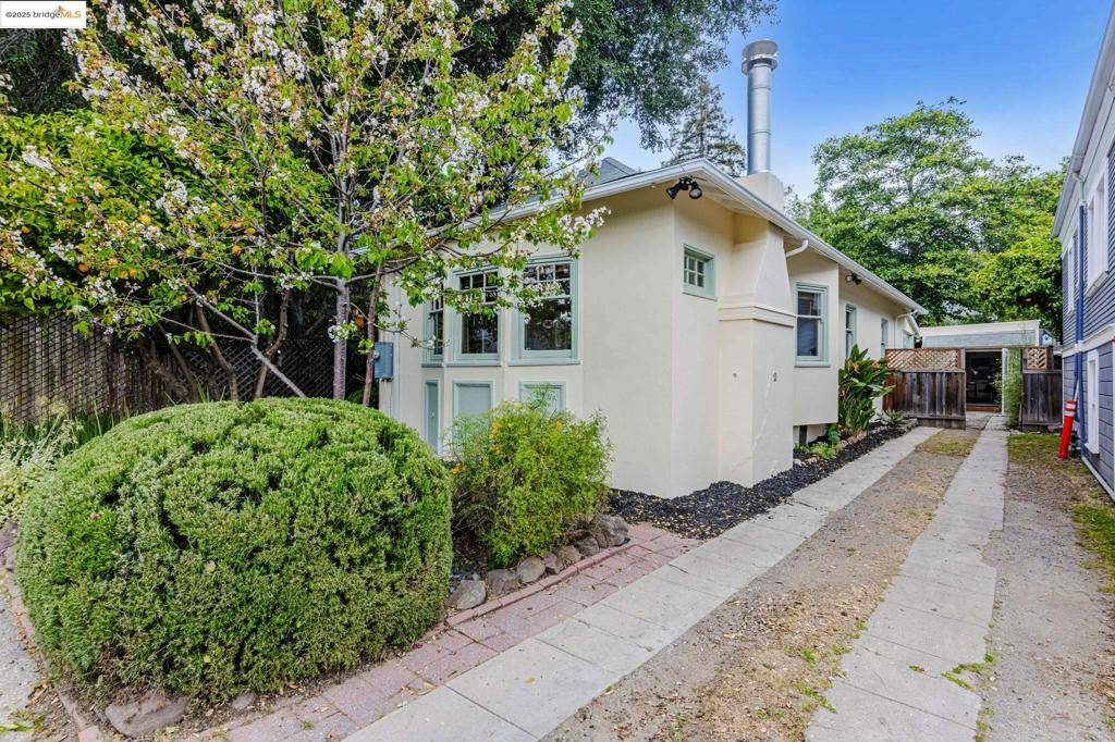 Oakland, CA 94611,72 Montell St