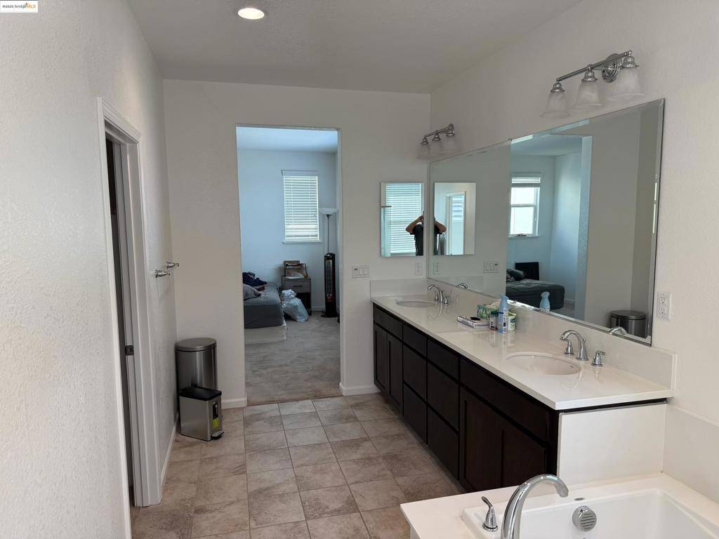 1744 SOLANO COURT Lathrop, CA 95330-9999
