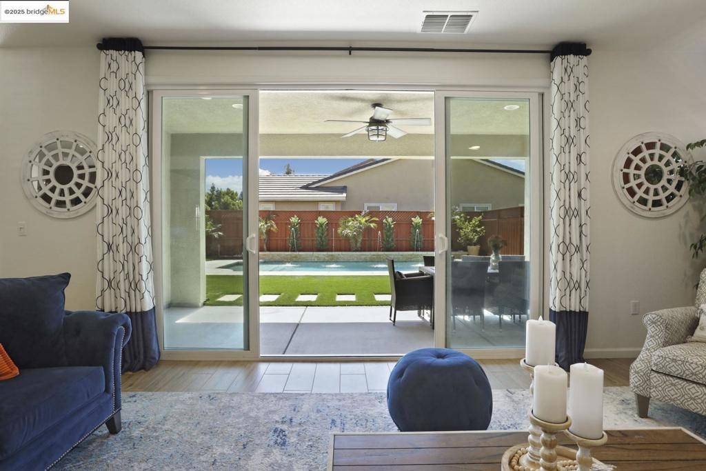 Ripon, CA 95366,332 Franklin LN