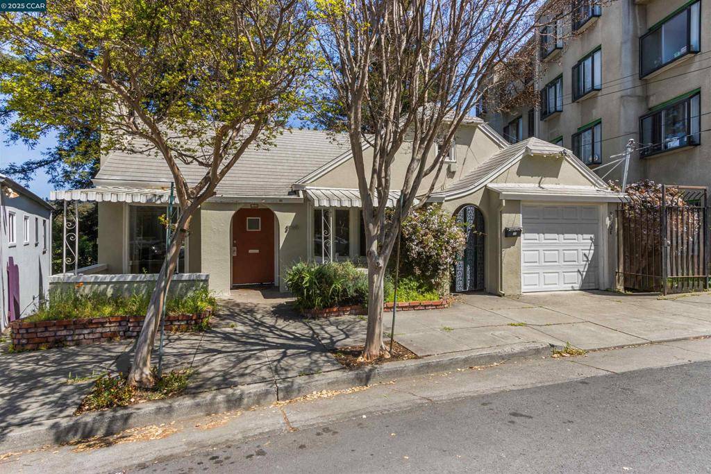 Oakland, CA 94610,3747 Park Boulevard Way
