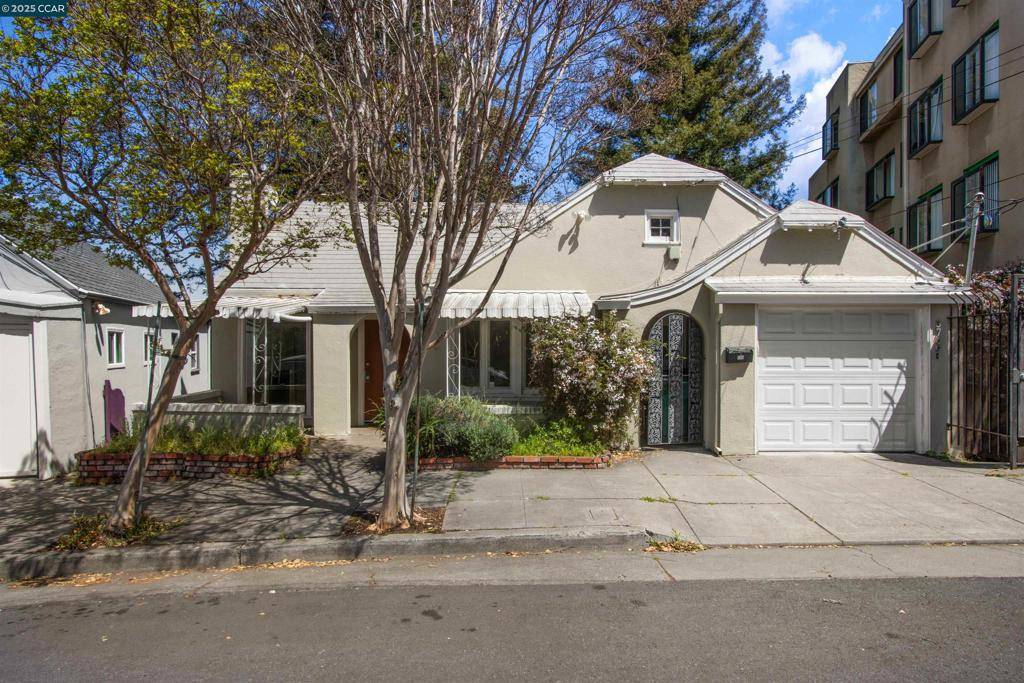 Oakland, CA 94610,3747 Park Boulevard Way