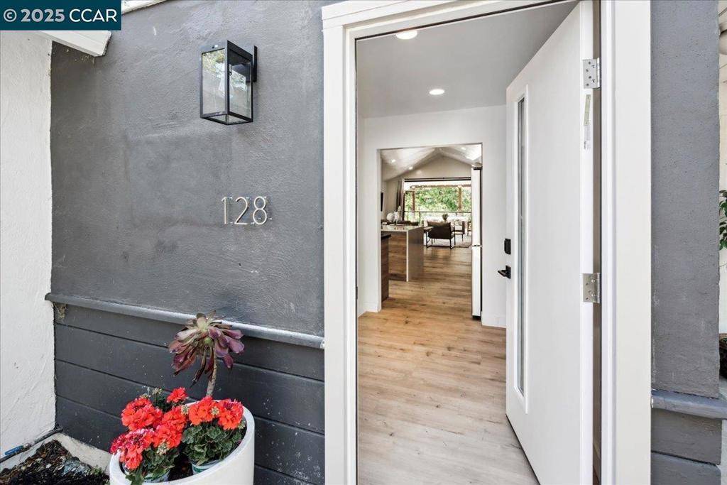 Walnut Creek, CA 94597,128 Hall Ln