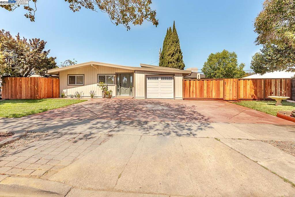 Sunnyvale, CA 94089,697 Lakewood Dr