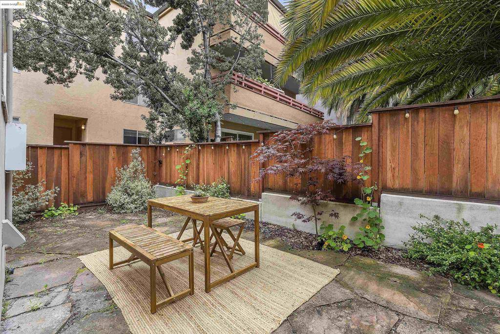 Berkeley, CA 94709,2209 Cedar St
