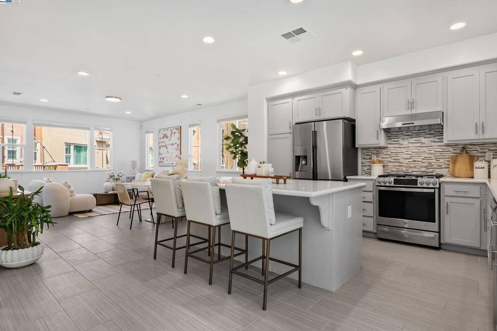 Newark, CA 94560,38930 Lemongrass Way
