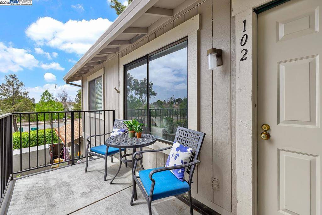 Union City, CA 94587,102 Camino Plz