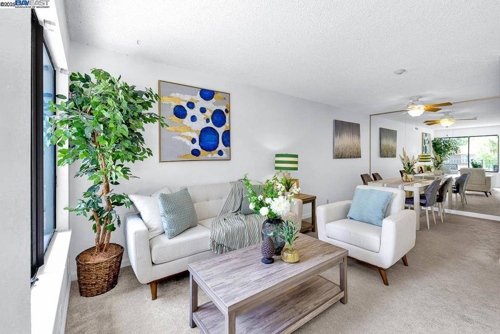 Union City, CA 94587,102 Camino Plz