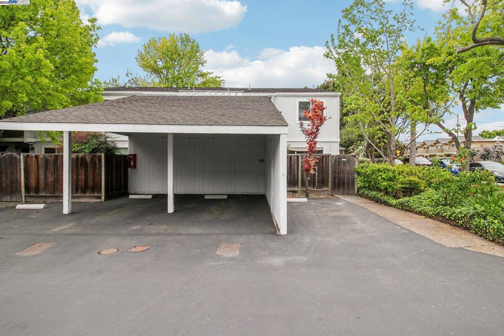 Mountain View, CA 94043,1920 Rock St #1