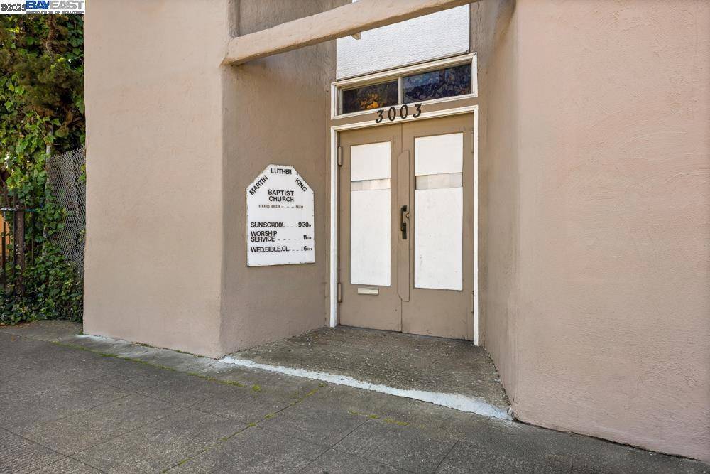 Oakland, CA 94602,3003 School St