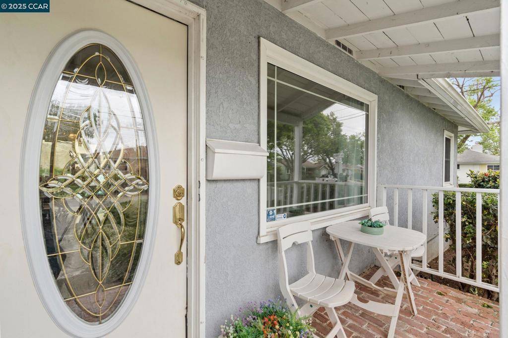 San Lorenzo, CA 94580,886 Via Manzanas