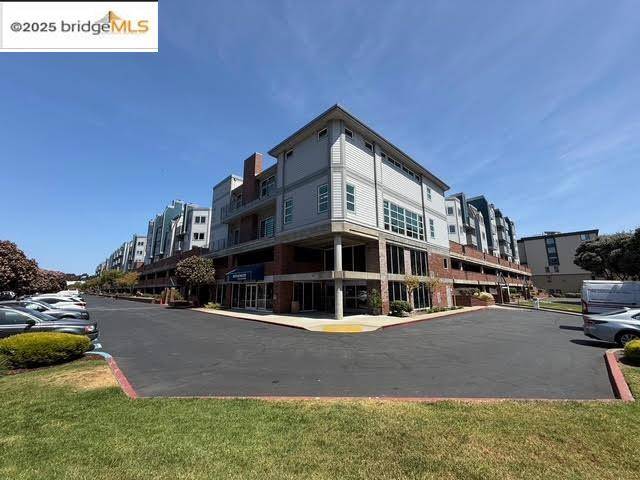 Emeryville, CA 94608,6400 Christie Ave #2219