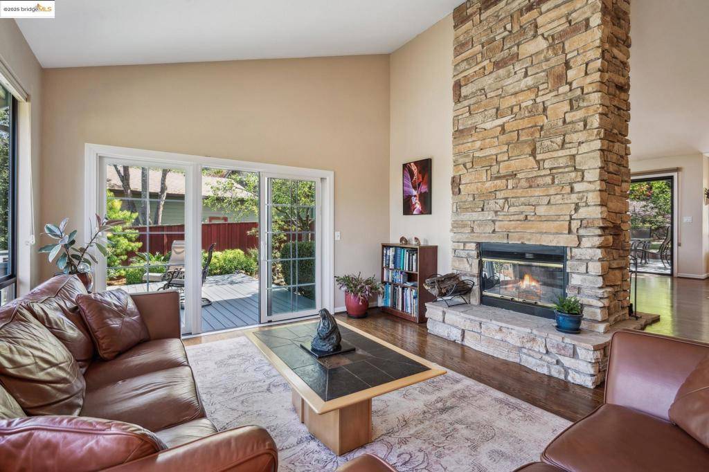 Lafayette, CA 94549,1037 Silverhill Dr