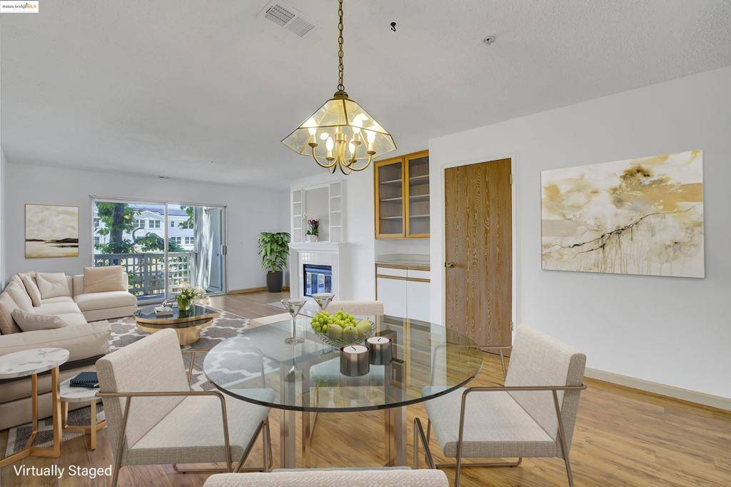 Walnut Creek, CA 94597,2723 Oak Rd #J