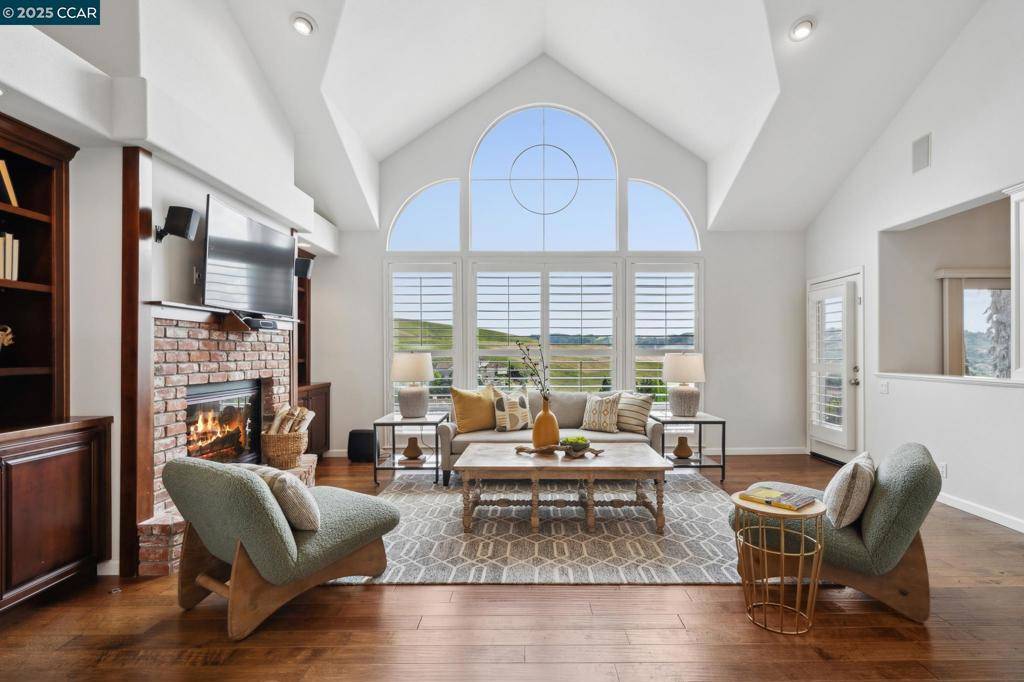 Walnut Creek, CA 94598,460 Silver Hollow Drive