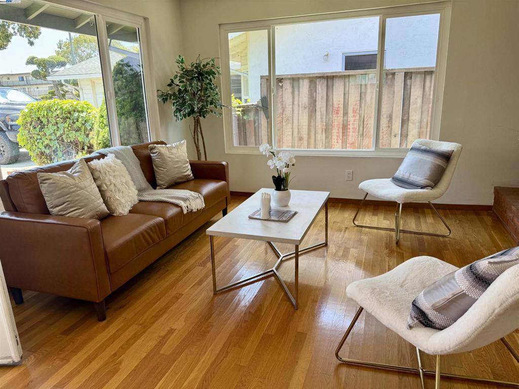 Alameda, CA 94501,413 Grand St