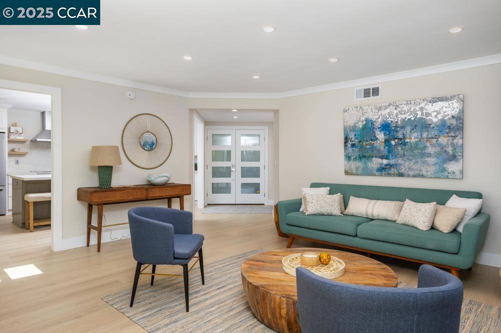Walnut Creek, CA 94595,644 Terra California Dr #4