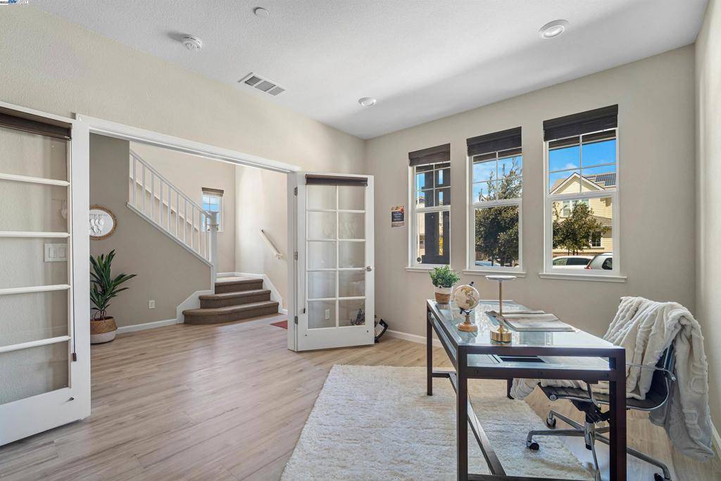 Fremont, CA 94555,33964 Horseshoe Loop