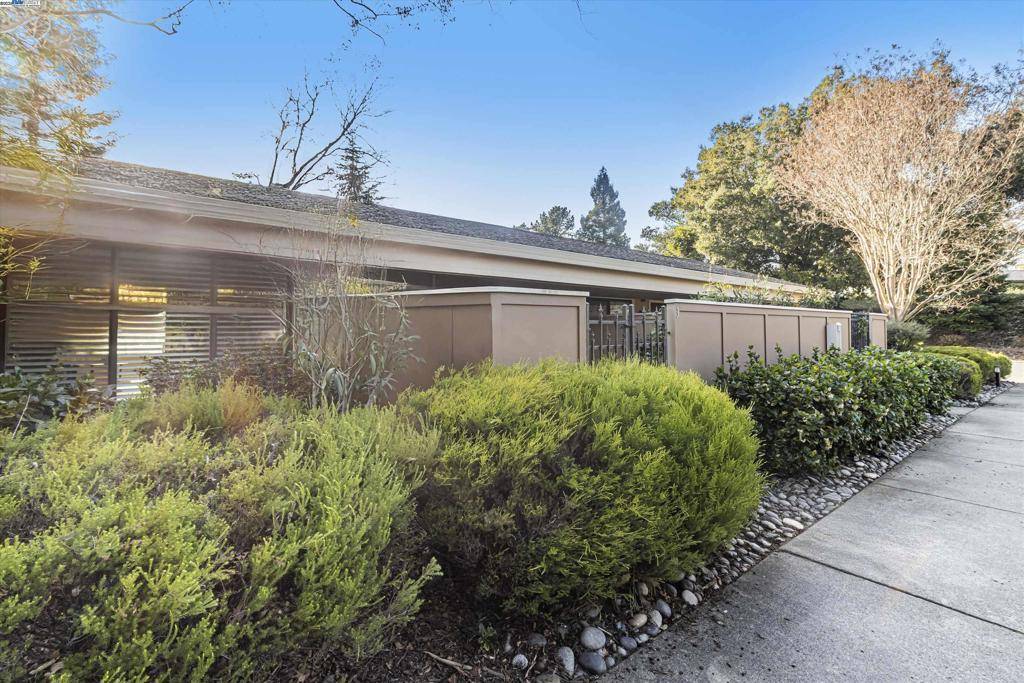 Walnut Creek, CA 94595,3001 Golden Rain Rd #3