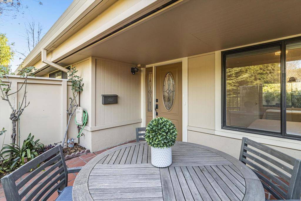Walnut Creek, CA 94595,3001 Golden Rain Rd #3