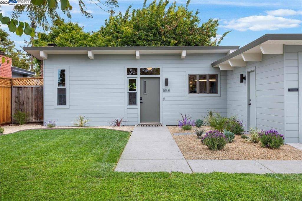 Sunnyvale, CA 94085,558 Maple Ave