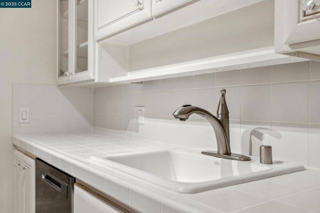 Walnut Creek, CA 94596,420 N Civic Dr #201