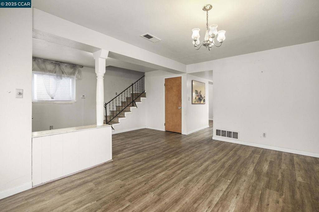 Oakland, CA 94608,945 Arlington Ave