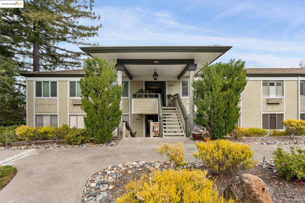 Walnut Creek, CA 94595,1941 Skycrest Dr #4