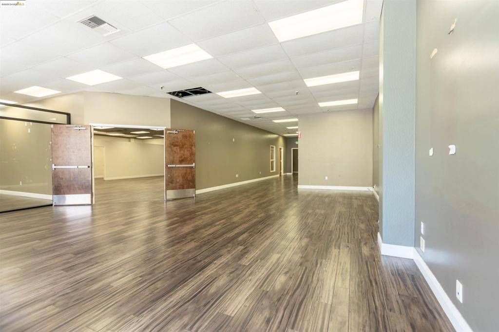 Oakland, CA 94607,416 8th St