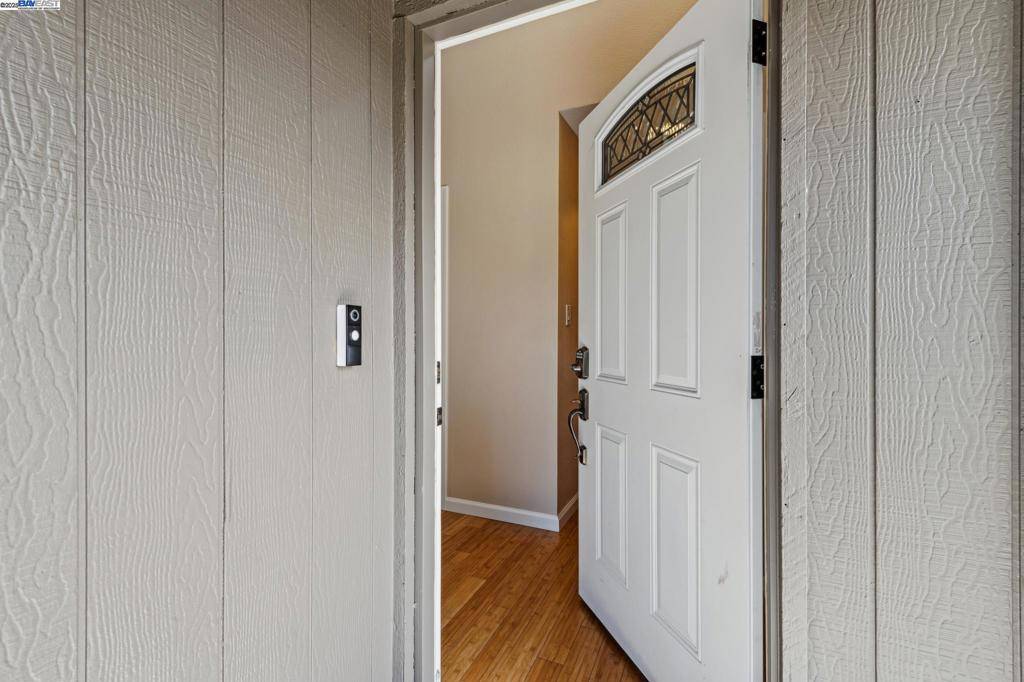 Alameda, CA 94502,1083 Mangrove Ln