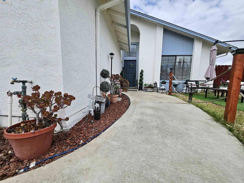 Antioch, CA 94509,20 Dunes Way