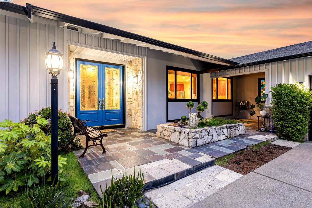 Castro Valley, CA 94546,4499 Hillsborough Dr