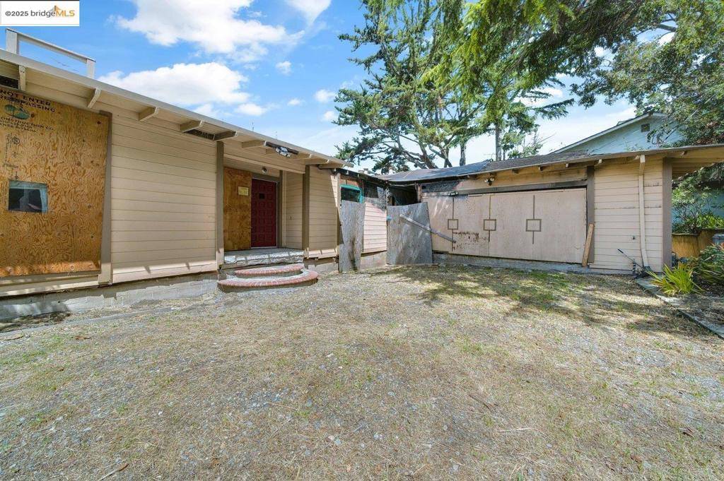 Oakland, CA 94605,Address not disclosed