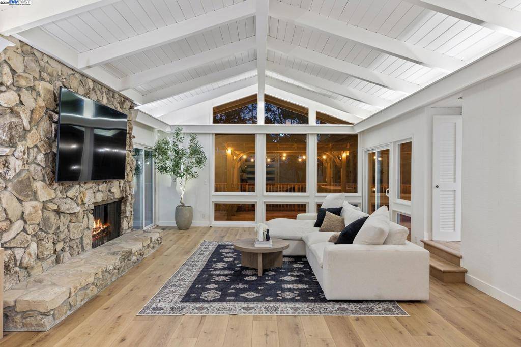 Pleasanton, CA 94566,370 Oak Lane