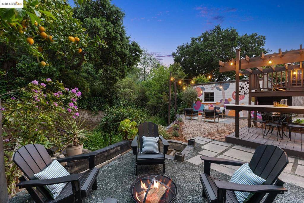 Oakland, CA 94618,6365 Florio St