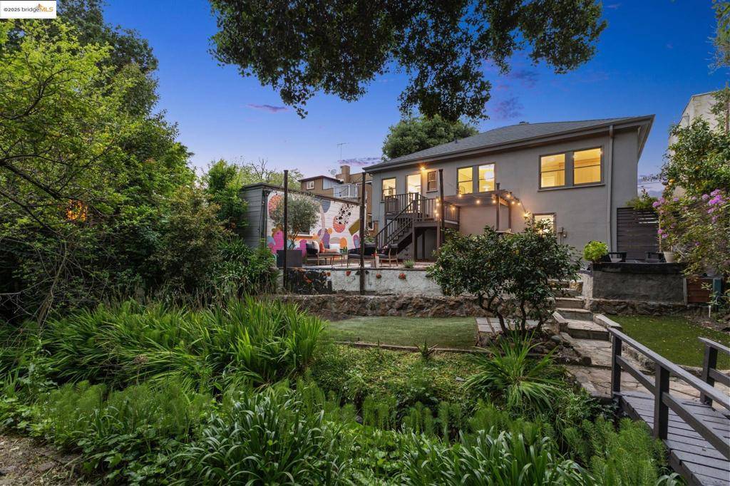 Oakland, CA 94618,6365 Florio St