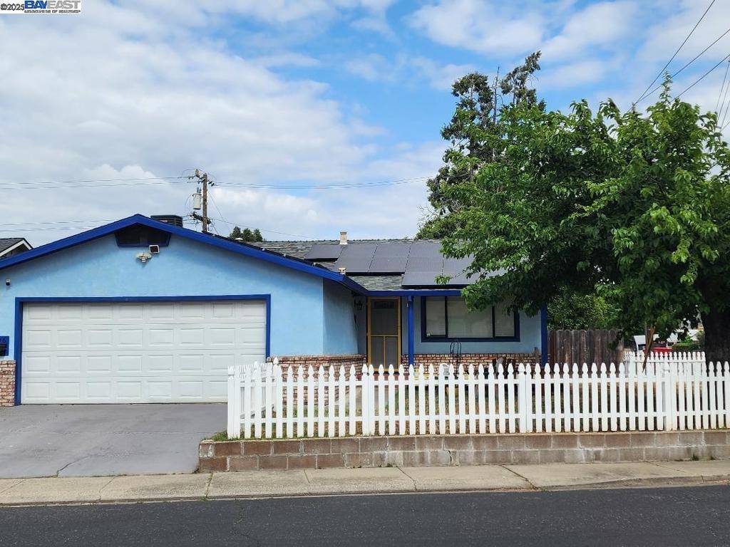 Manteca, CA 95336,406 Elm