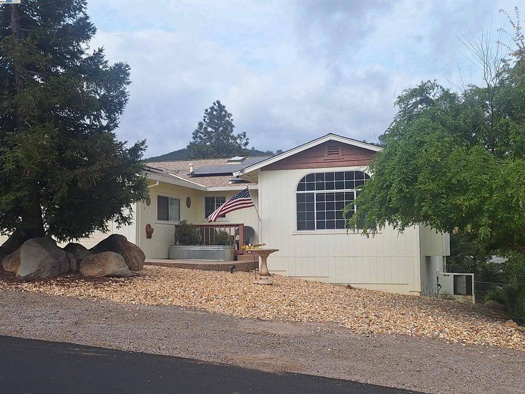 Hidden Valley Lake, CA 95467,18062 North Shore Dr