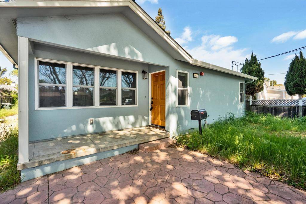 Menlo Park, CA 94025,1251 Madera Ave