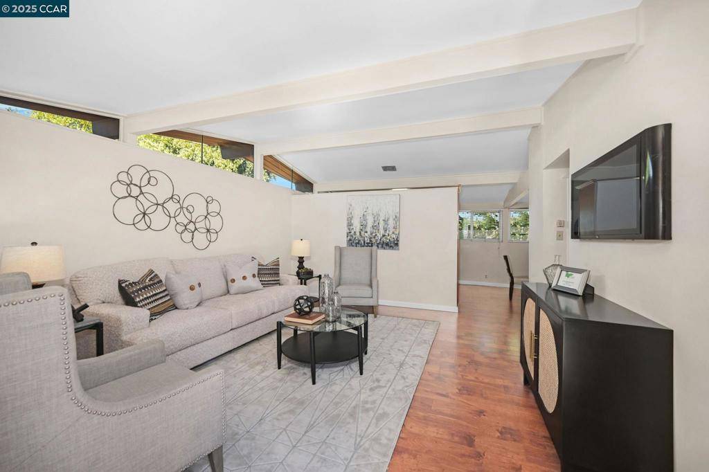 Pleasant Hill, CA 94523,980 Santa Lucia Dr