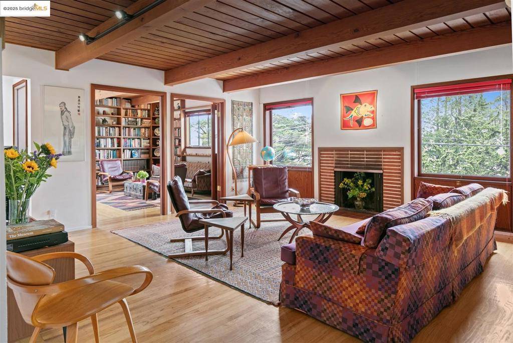 Berkeley, CA 94708,199 Fairlawn Dr