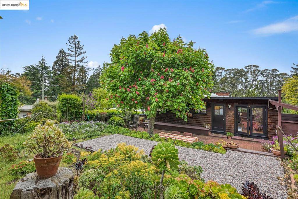 Berkeley, CA 94708,199 Fairlawn Dr