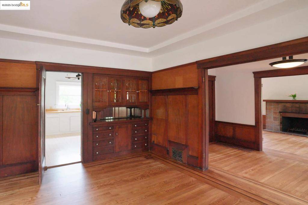 Piedmont, CA 94610-1041,68 Fairview Ave.
