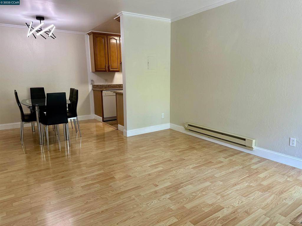 San Bruno, CA 94066,408 Boardwalk Ave #23