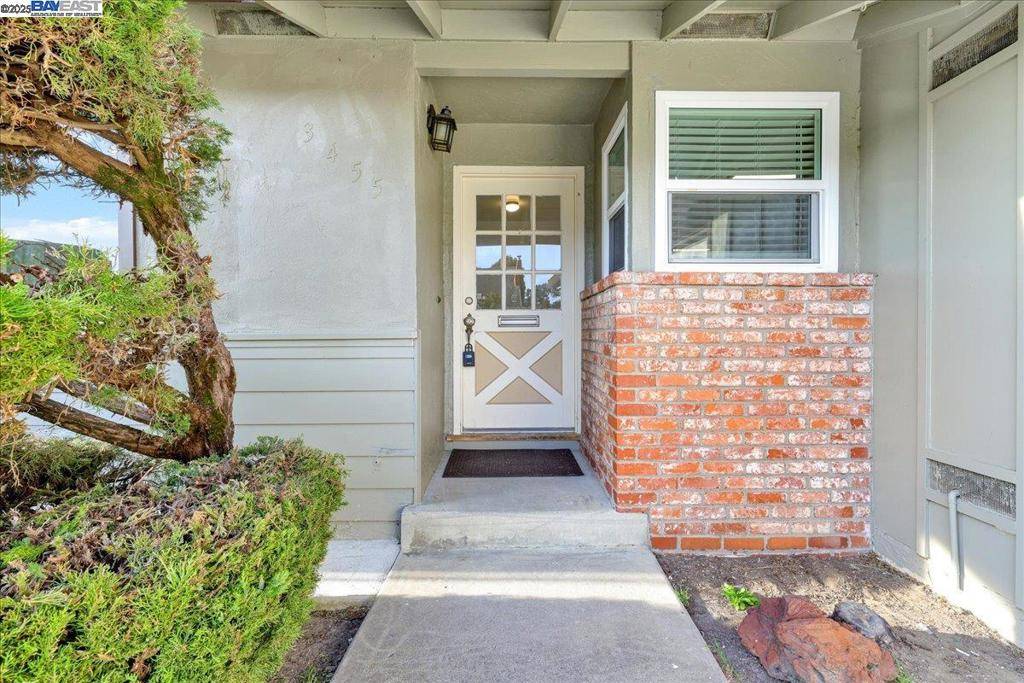 El Sobrante, CA 94803,3455 Fleetwood Dr