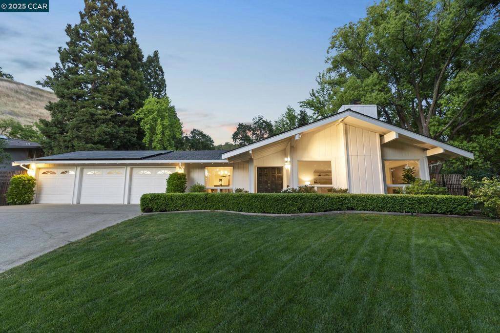 Alamo, CA 94507,120 Heritage Oaks Pl