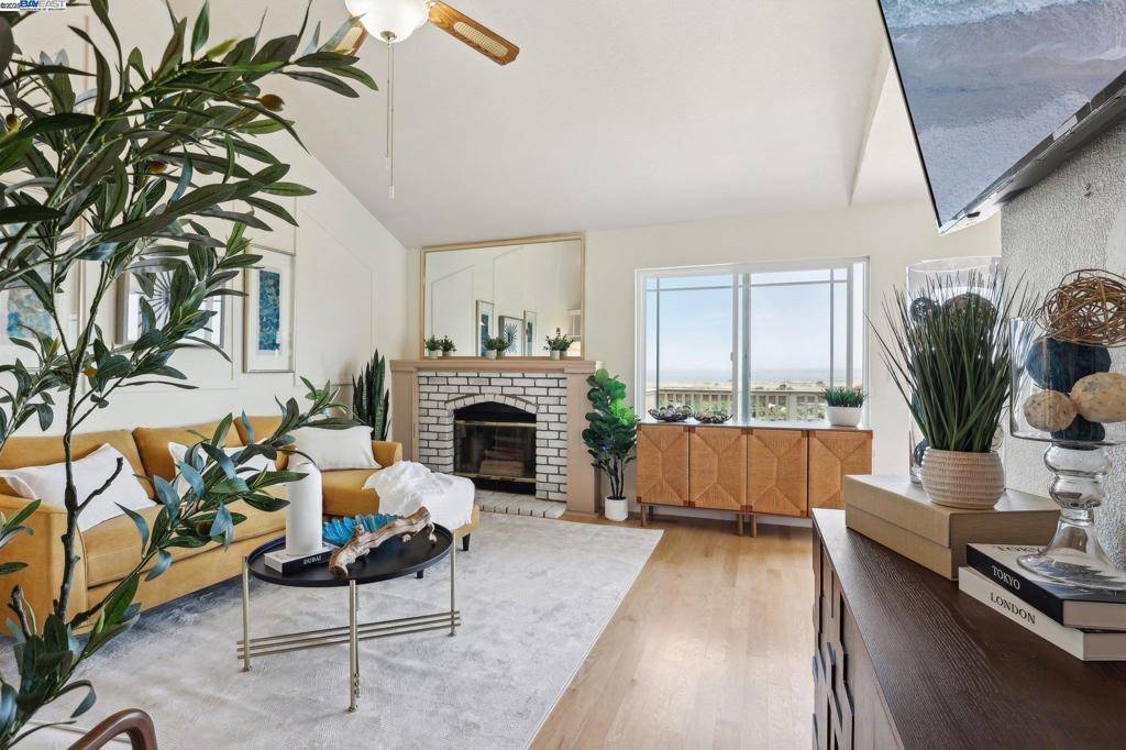 Bay Point, CA 94565,323 Rosemarie Pl