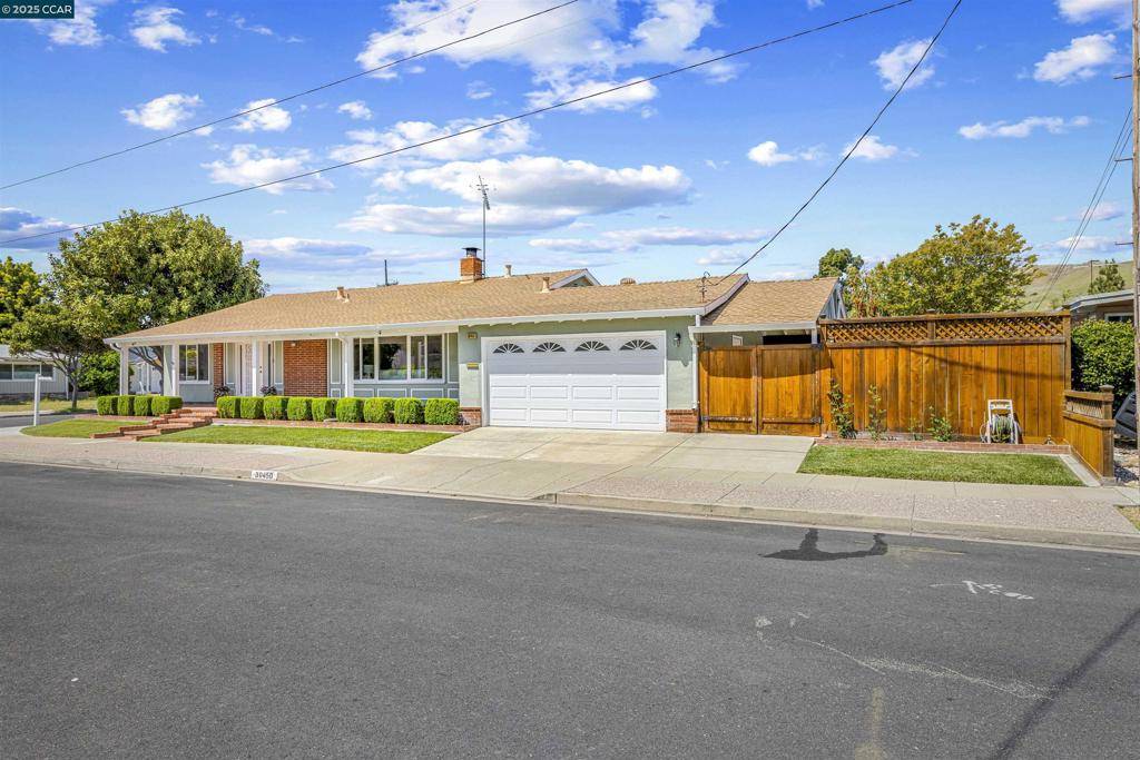 Hayward, CA 94544,30450 Oakmont Way