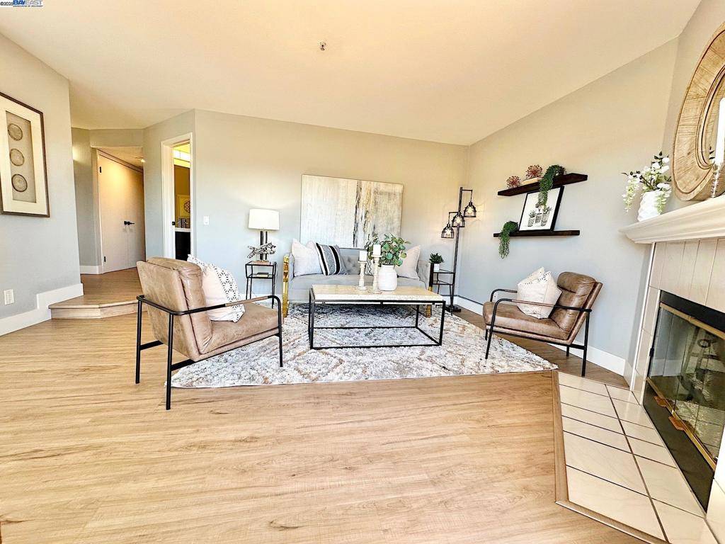 Hayward, CA 94546,21239 Gary Dr #112D