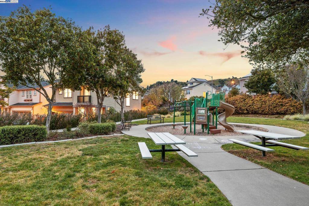 Richmond, CA 94801,229 DRAKES BAY COURT