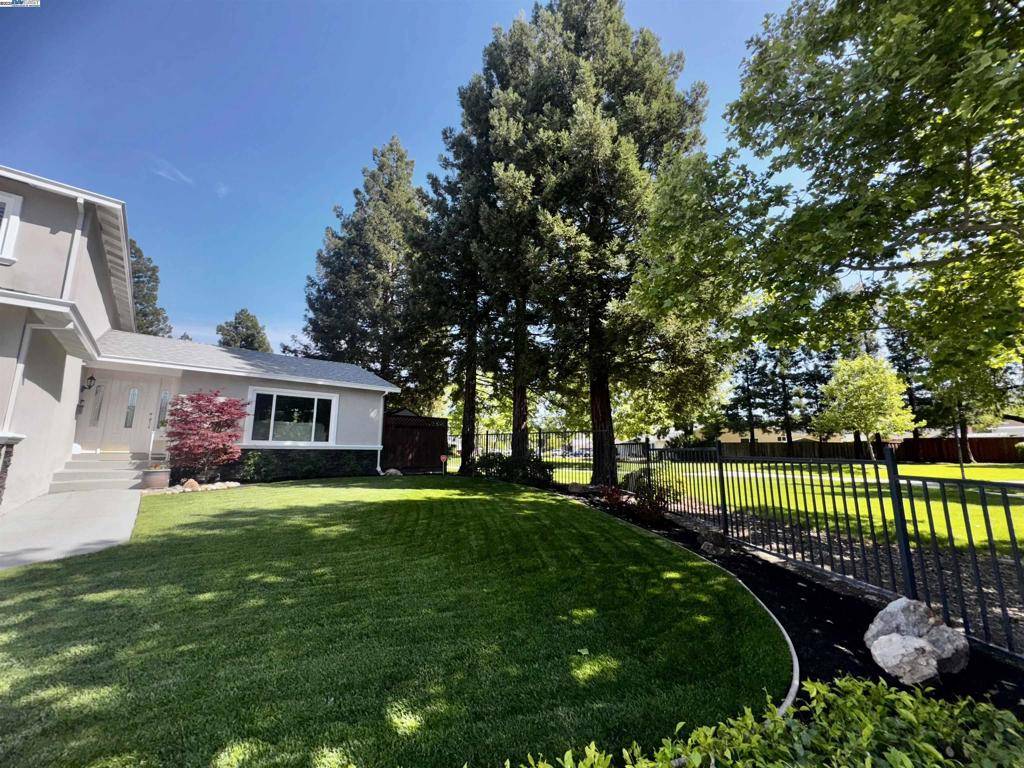 Pleasanton, CA 94588,3521 S Olympic Ct